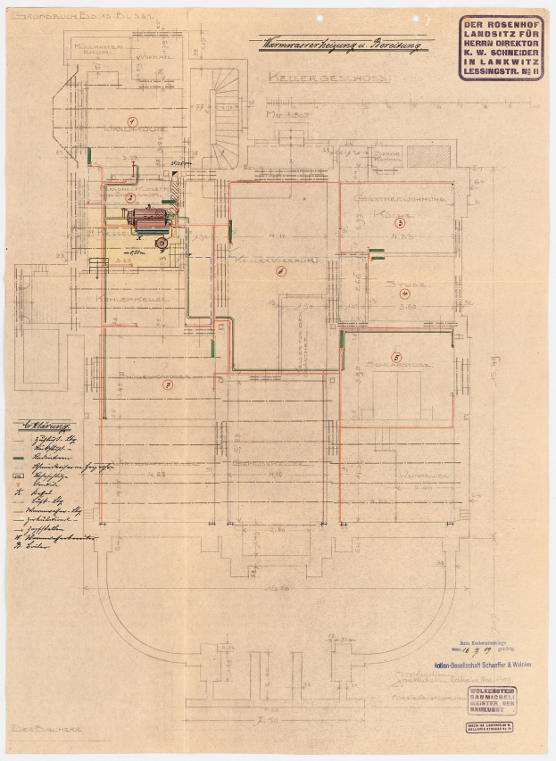 Schwarze und weiße architektonische Zeichnung des Rosenhof-Krankenhauses in Hamburg, Deutschland, mit detaillierten Grundrissen mit beschrifteten Räumen, Fluren und ausführlicher Verdrahtung an der Gebäudeaußenseite.
