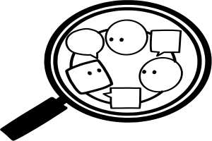 Ein Vergrößerungsglas schwebt über einer Gruppe von karikaturhaft, bunt kolorierten Menschen mit überzeichneten Zügen, jeder mit Sprechblasen, die verschiedene Nachrichten enthalten, was auf eine lebhafte Diskussion hindeutet.