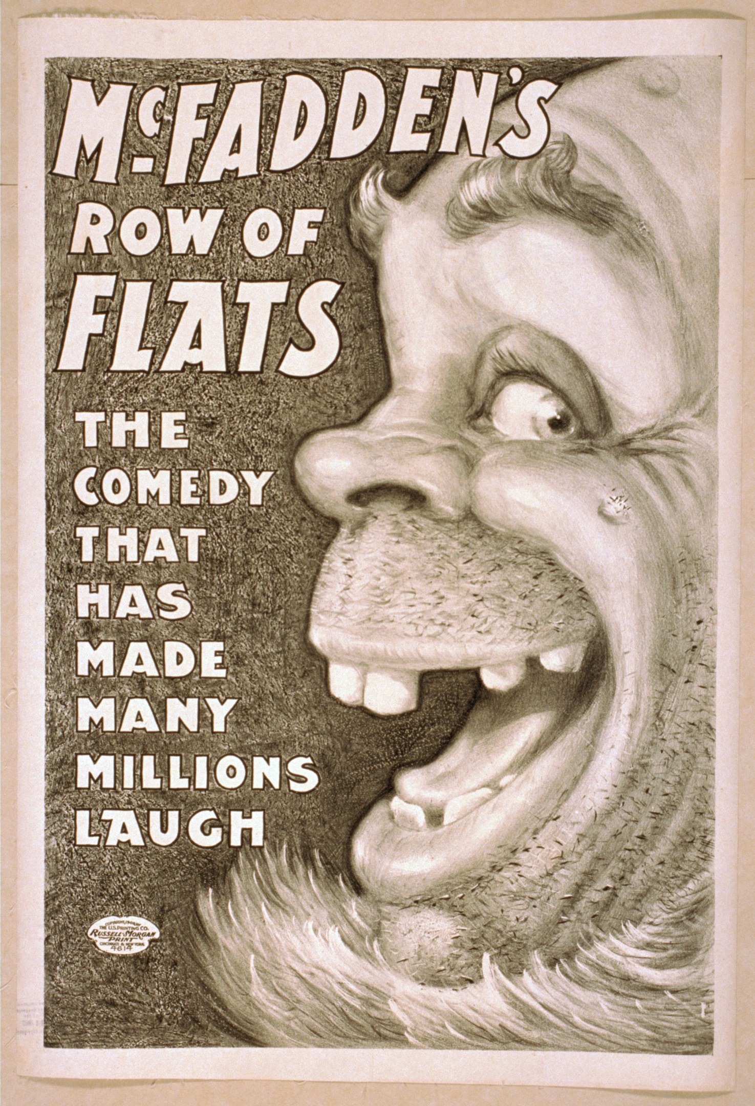 Plakat mit einem lachenden Menschen mit wilden Haaren, weit aufgerissenen Augen und einem breiten Grinsen vor einem hellgelben Hintergrund, mit der Aufschrift "McFadden's Row of Flats: The Comedy That Has Made Many Millions Laugh."