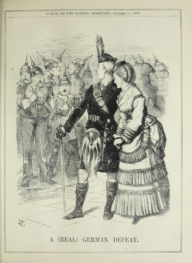 Ein Mann und eine Frau stehen auf einem Papier mit Wörtern und Zahlen, vor einer Menge, der Mann hält einen Stock in der Hand.