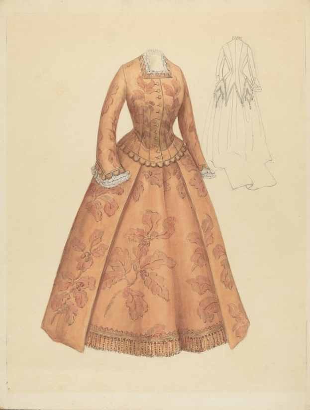 Ein detailliertes Drawing einer 18. Jahrhundert-Kostüm-Design mit einem langen Kleid mit hohem Kragen, floral gemustertem Oberteil in Rosa, Lila und Blau und einem bodenlangen Rock mit Spitzenbesatz vor einem hellblauen Hintergrund.