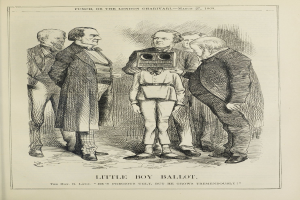 Eine Zeichnung eines kleinen Jungen, der eine Kamera hält und in der Mitte einer Gruppe von Menschen steht, mit Text unten, der 'Kleiner-Junge-Stimme' lautet.