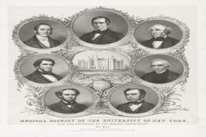 Schwarzes und weißes Foto von formell gekleideten Männern, die vor einem Gebäude stehen, mit Text unten, der "Medizinische Fakultät der Universität New York und die Gründer der medizinischen Abteilung" lautet.